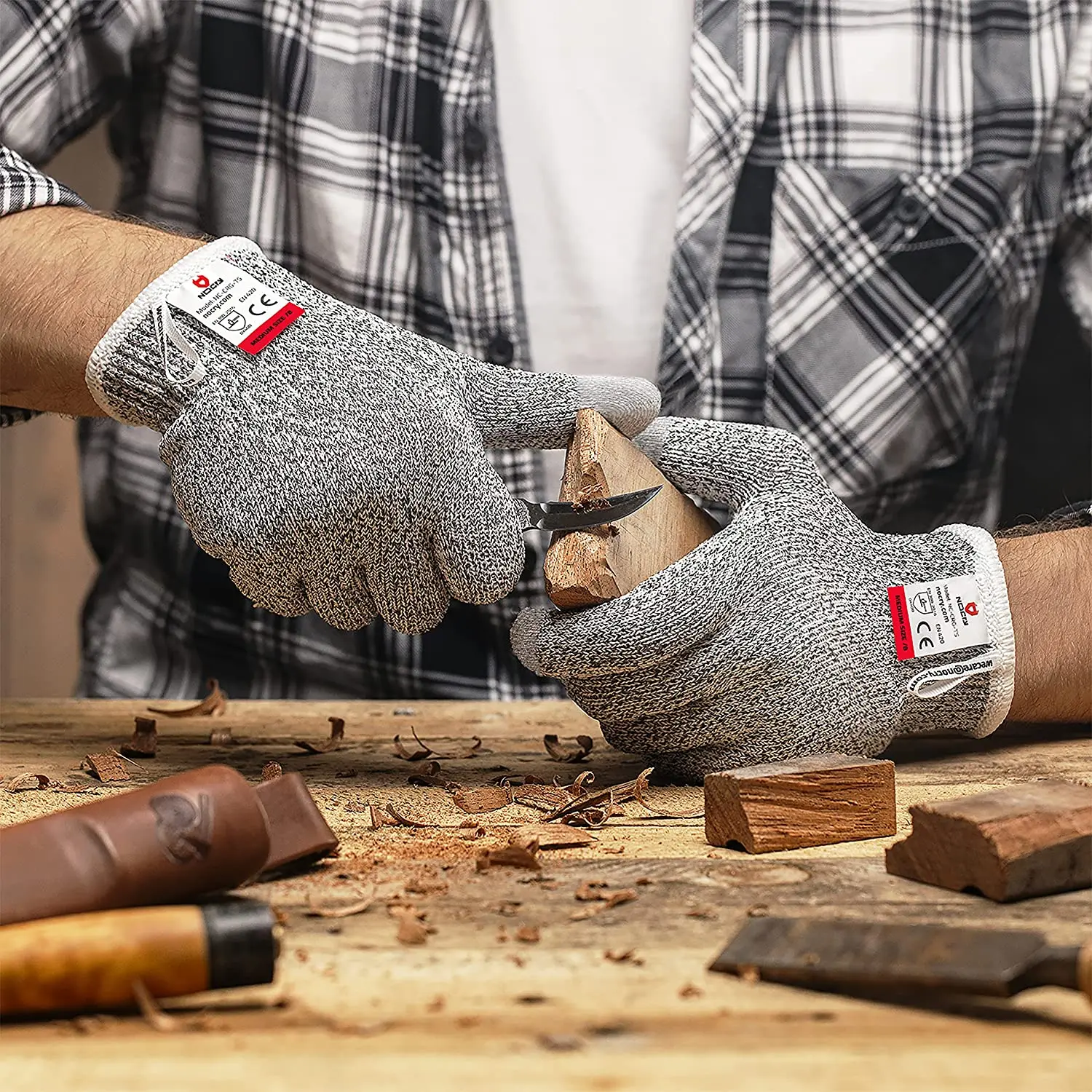 ถุงมือกันบาดระดับ 5 พร้อมหน้าจ - Leveling Leatherworking บทวิจารณ์และราคา